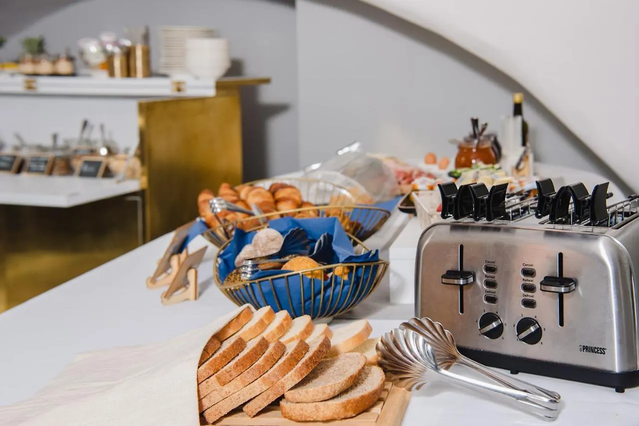 Boutique Hotel De La Ville Laigueglia 3*,  Olaszország